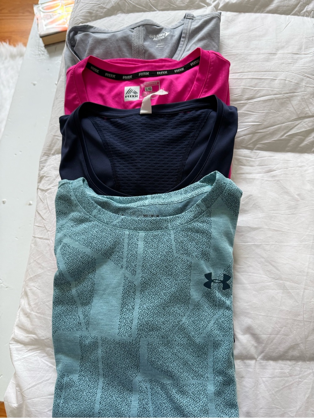 Bundle women’s athletic tops